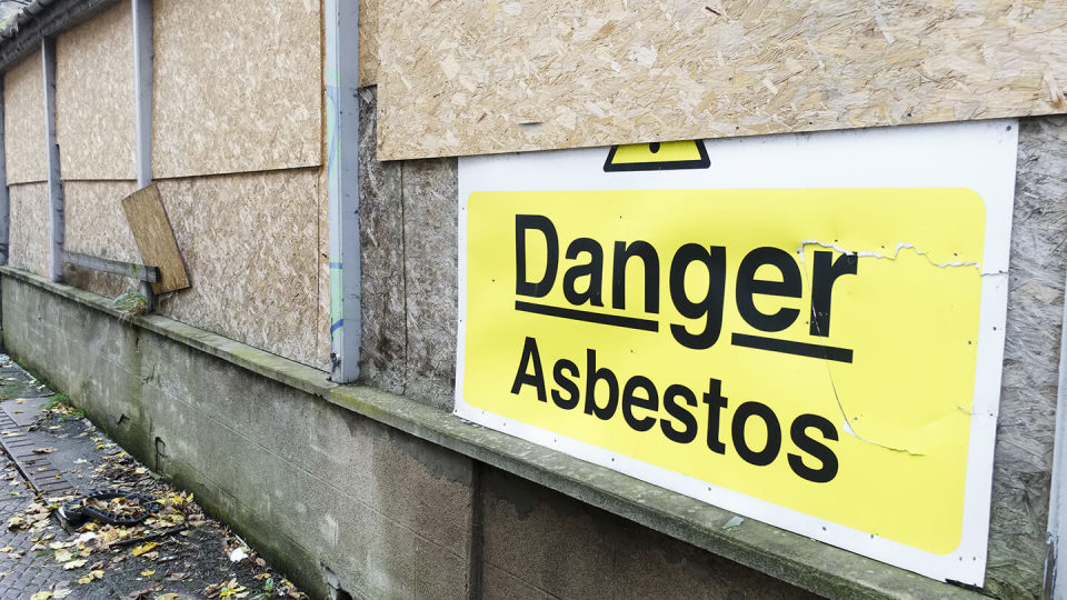 Danger asbestos warning sign 