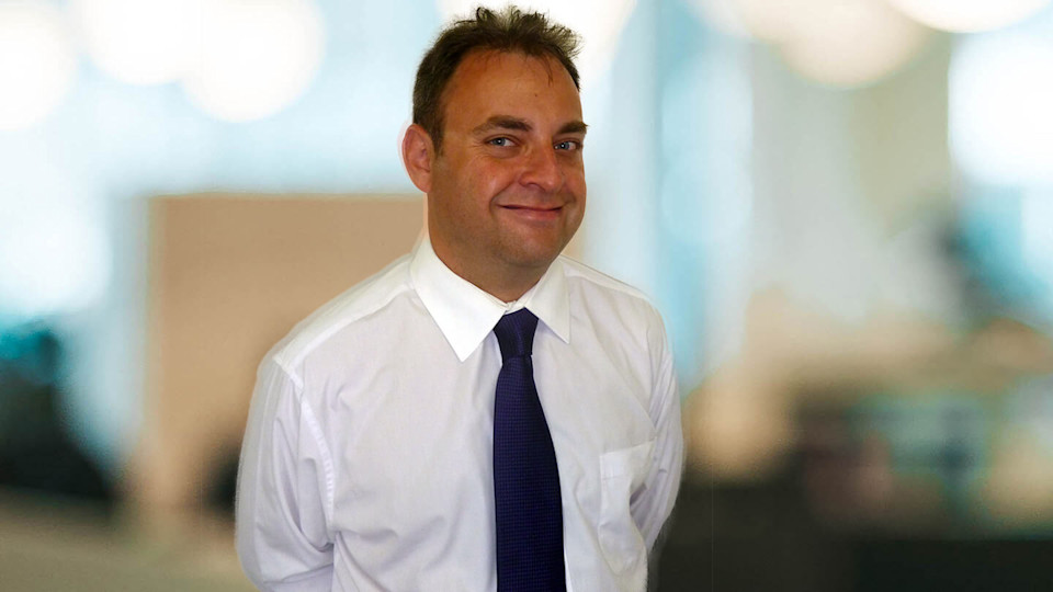 Expert profile of Daniel Denton