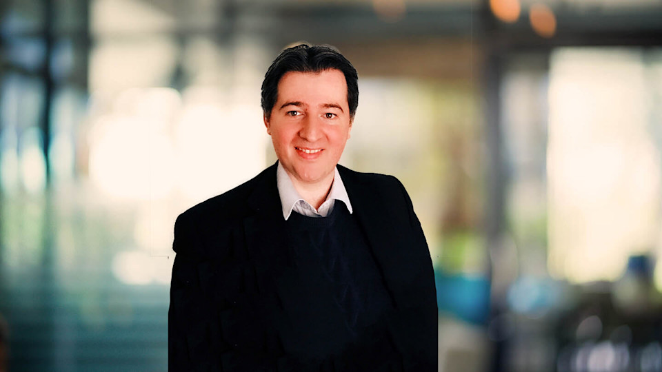 Expert profile of Simon Egan